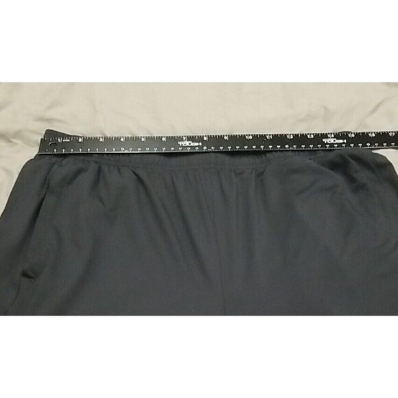 Under Armour Shorts Men Large Loose Red Black Elastic Waist Athletic Heat Gear - Picture 5 of 11